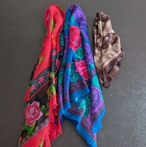 Floral Patterned Scarf Set - Red, Blue, Brown